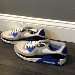 Unable to sell. Us size 10 Womens Nike Air Max sneaker. White. Blue. Black. Gray